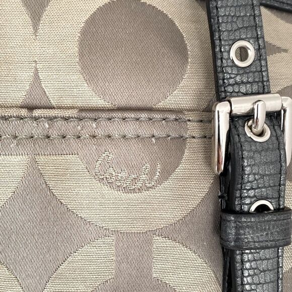 Coach Signature Grey Satin & Leather Shoulder Bag Office siren, Corp Core - Picture 2 of 13